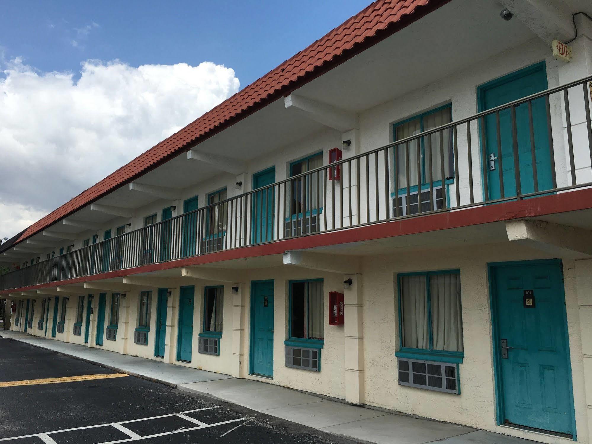 Clearwater Inn Safety Harbor Buitenkant foto